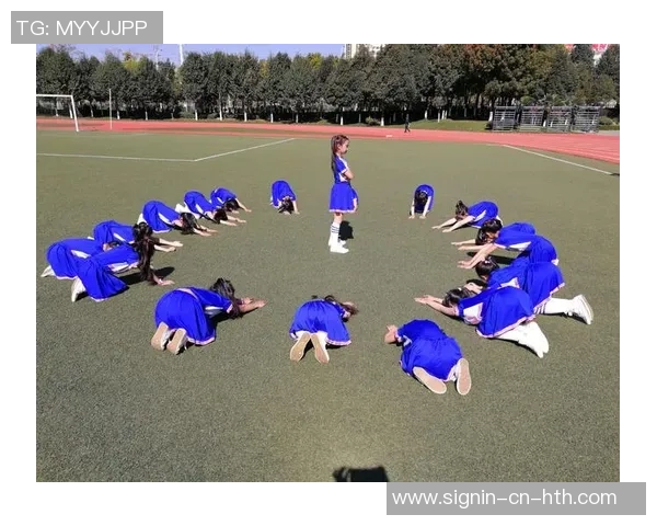 嫩模与足球宝贝的魅力碰撞展现青春活力与运动激情的完美结合 嫩模与足球宝贝的魅力碰撞展现青春活力与运动激情的完美结合